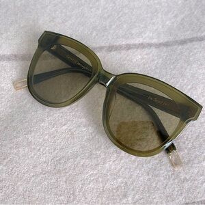 GENTLE MONSTER Olive Sunglasses